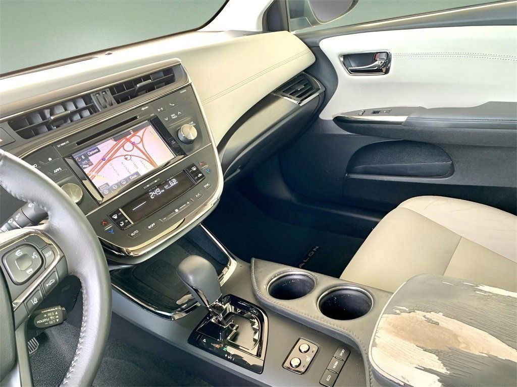 Used 2017 Toyota Avalon XLE Premium image 35