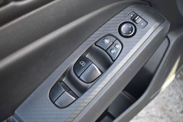 Used 2024 Nissan Altima 2.5 SV FWD image 21