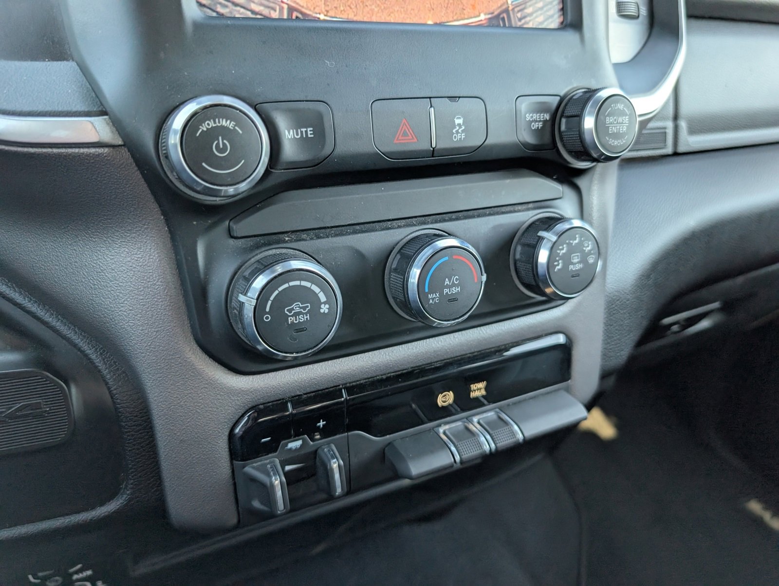 Used 2024 RAM 2500 Big Horn image 17