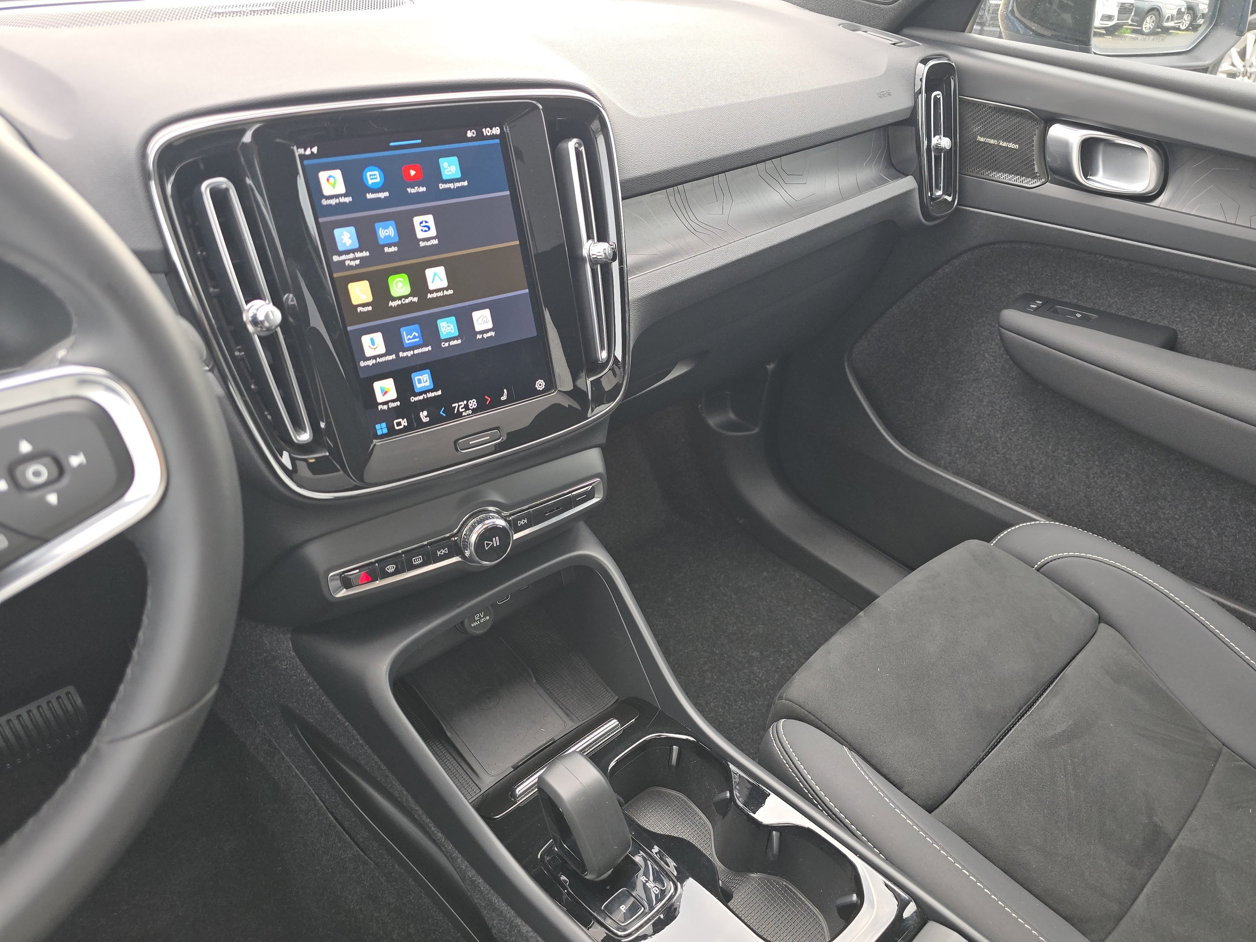 Used 2023 Volvo C40 P8 Recharge Ultimate image 24
