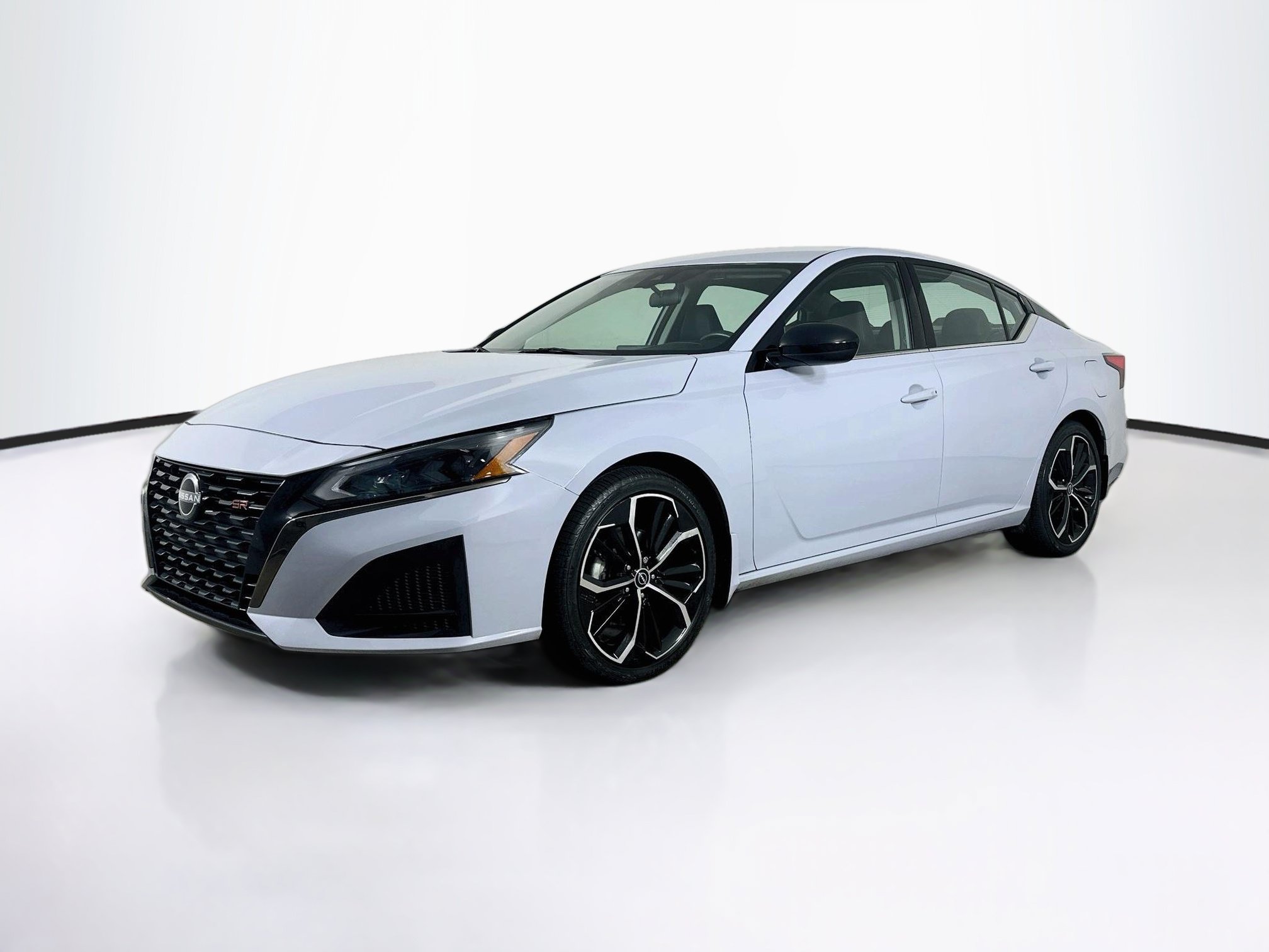 Used 2024 Nissan Altima 2.5 SR FWD image 3