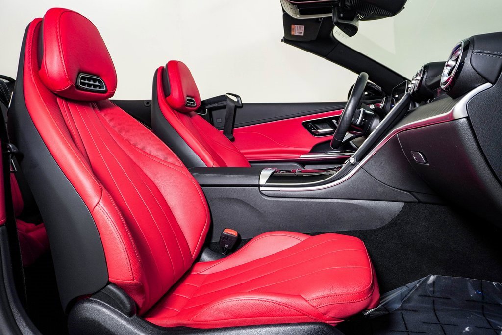 Used 2024 Mercedes-Benz CLE 450 4MATIC Cabriolet image 17