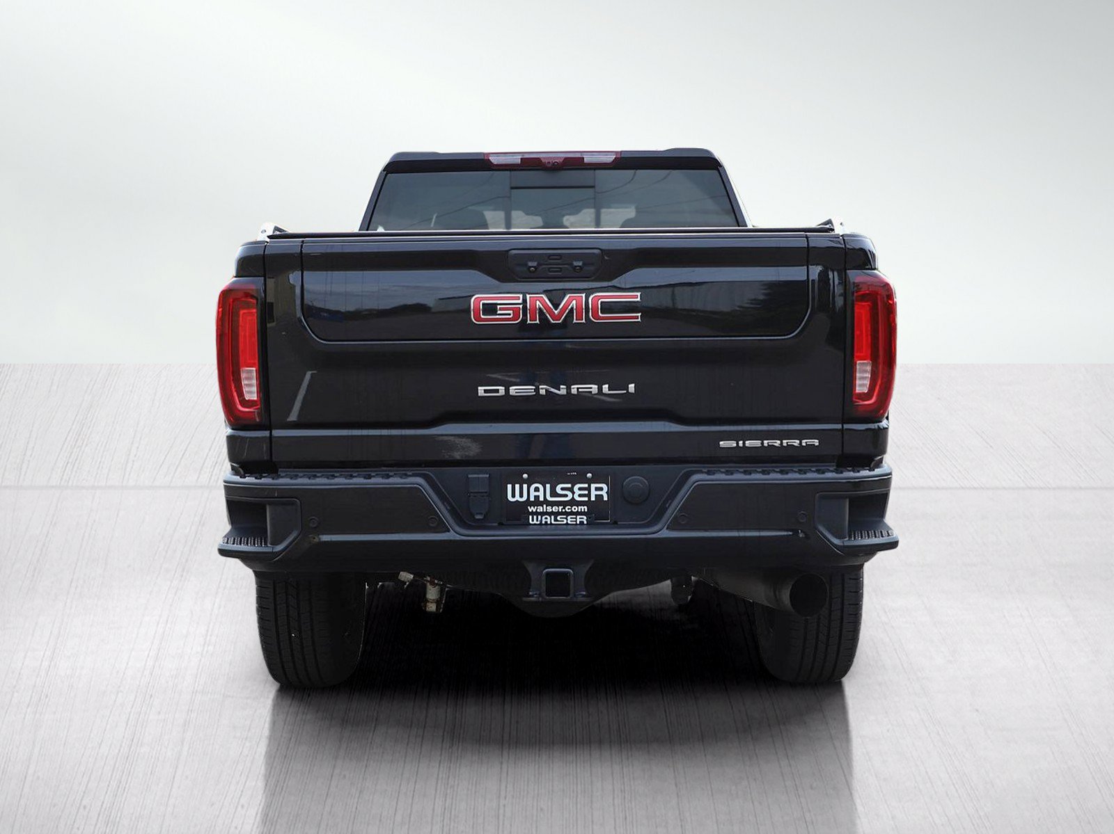 Used 2023 GMC Sierra 3500 Denali w/ Denali Black Diamond Edition AWD/4WD image 4