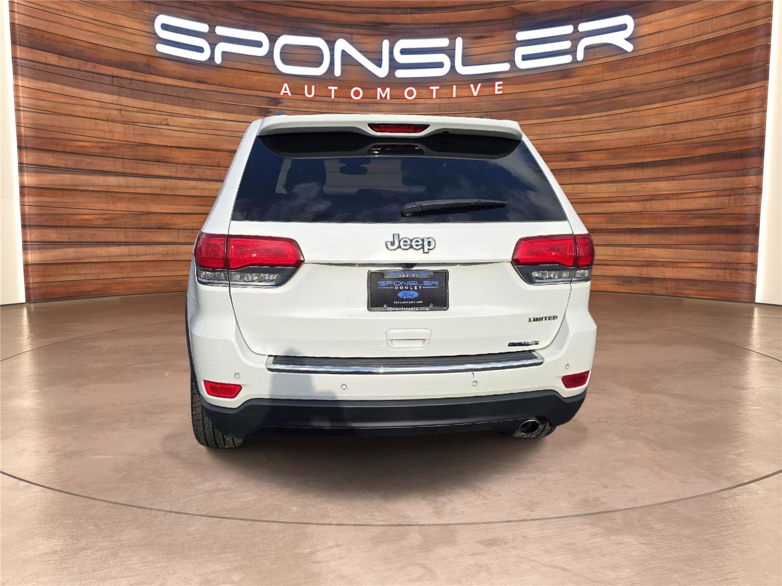 Used 2018 Jeep Grand Cherokee Limited w/ Luxury Group II image 6
