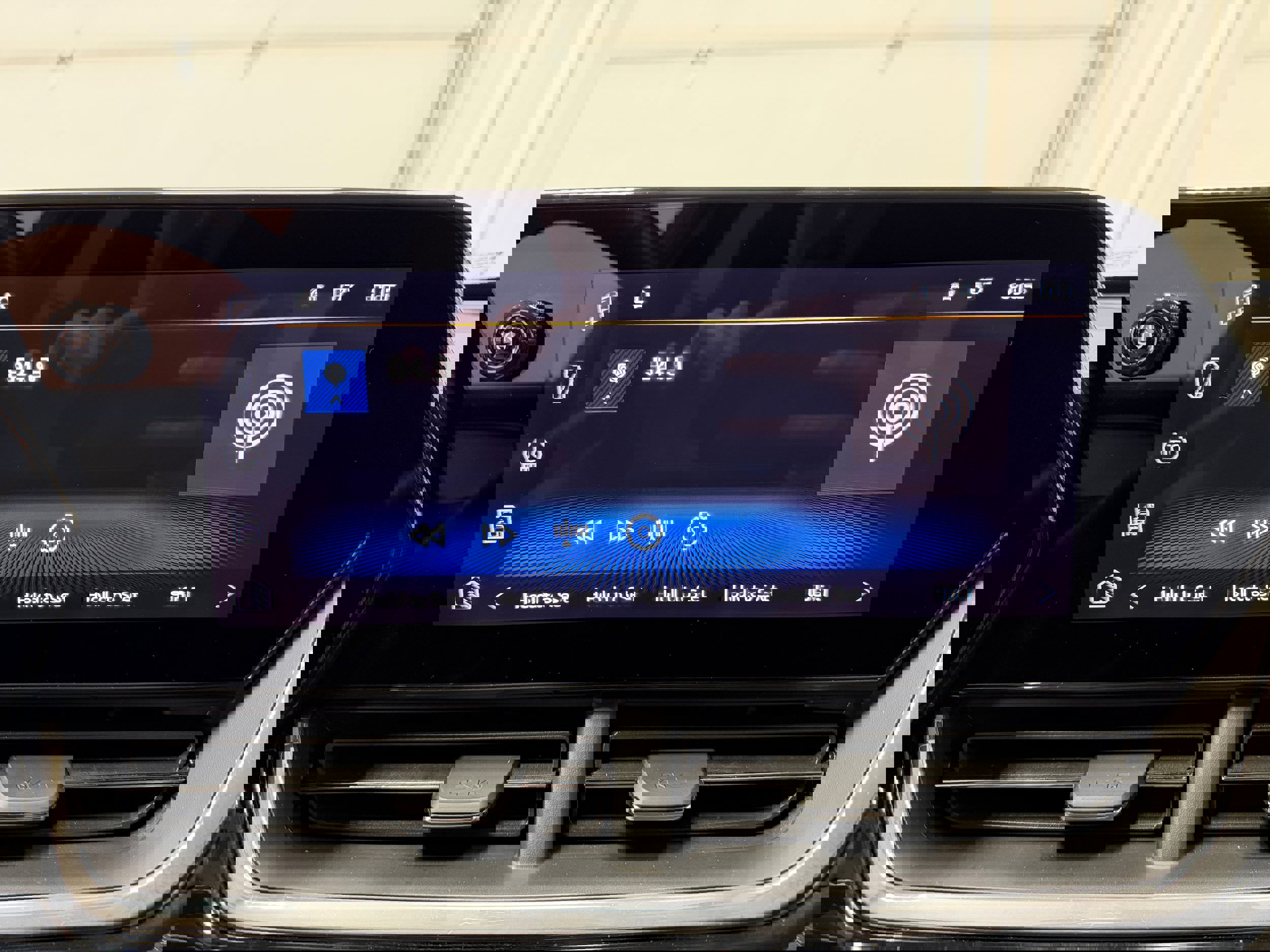 Used 2024 Chevrolet Trax ACTIV w/ Sunroof Package FWD image 20