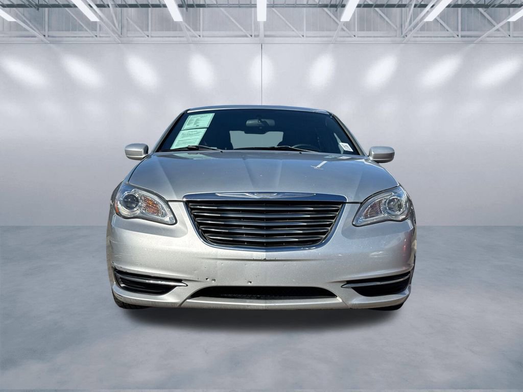 Used 2012 Chrysler 200 Touring image 2
