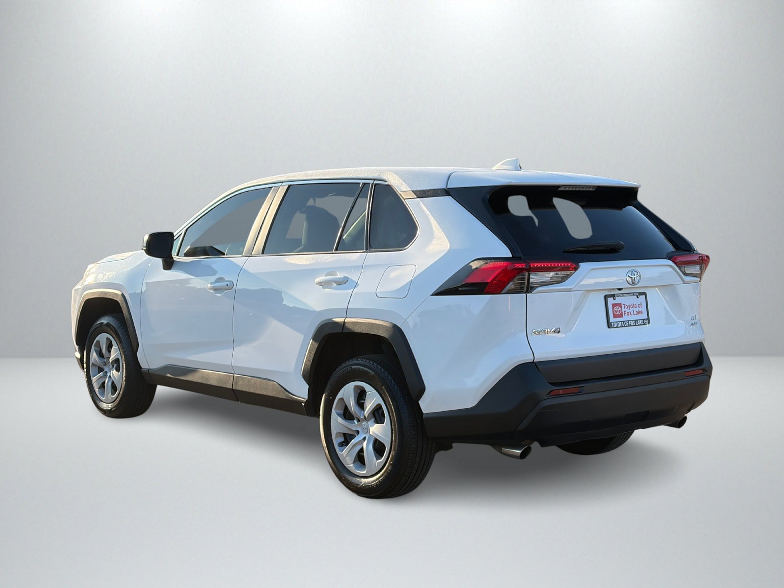 Used 2024 Toyota RAV4 LE AWD/4WD image 3