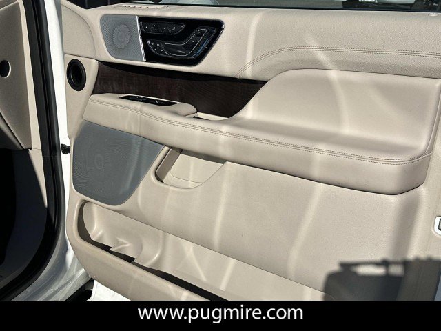 Used 2021 Lincoln Navigator Reserve w/ Luxury Package image 14