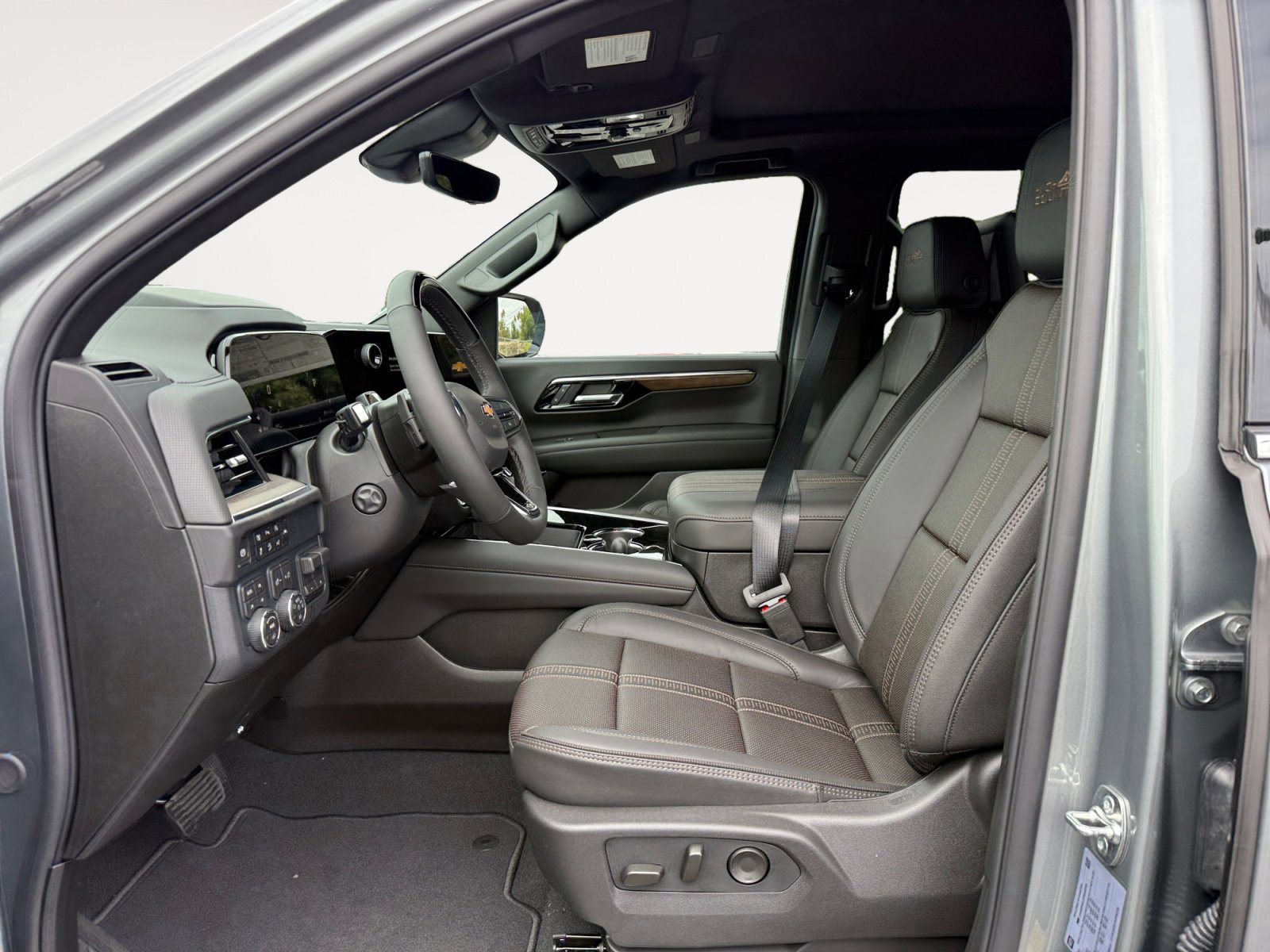 New 2026 Chevrolet Suburban High Country image 10