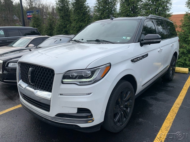 Used 2023 Lincoln Navigator Black Label AWD/4WD image 1