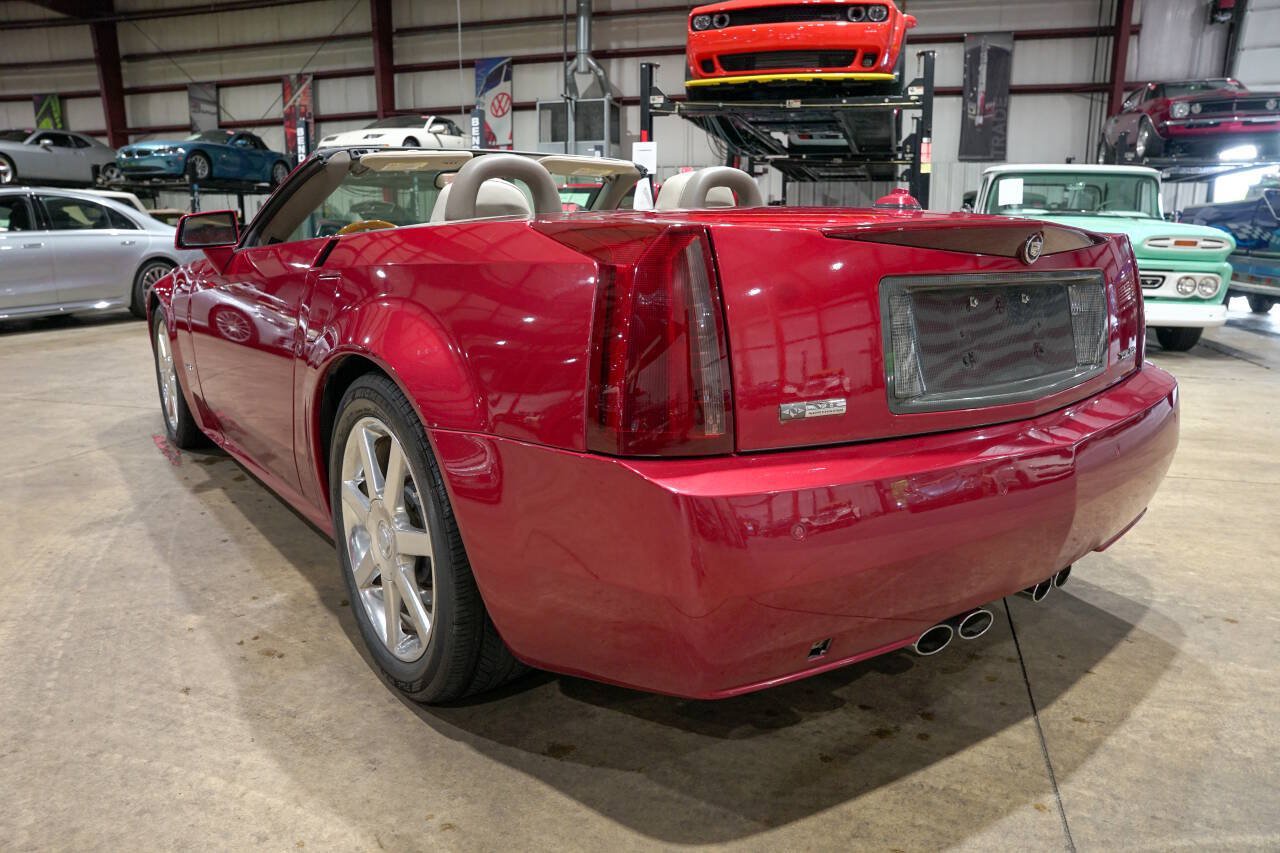 Used 2005 Cadillac XLR RWD image 6