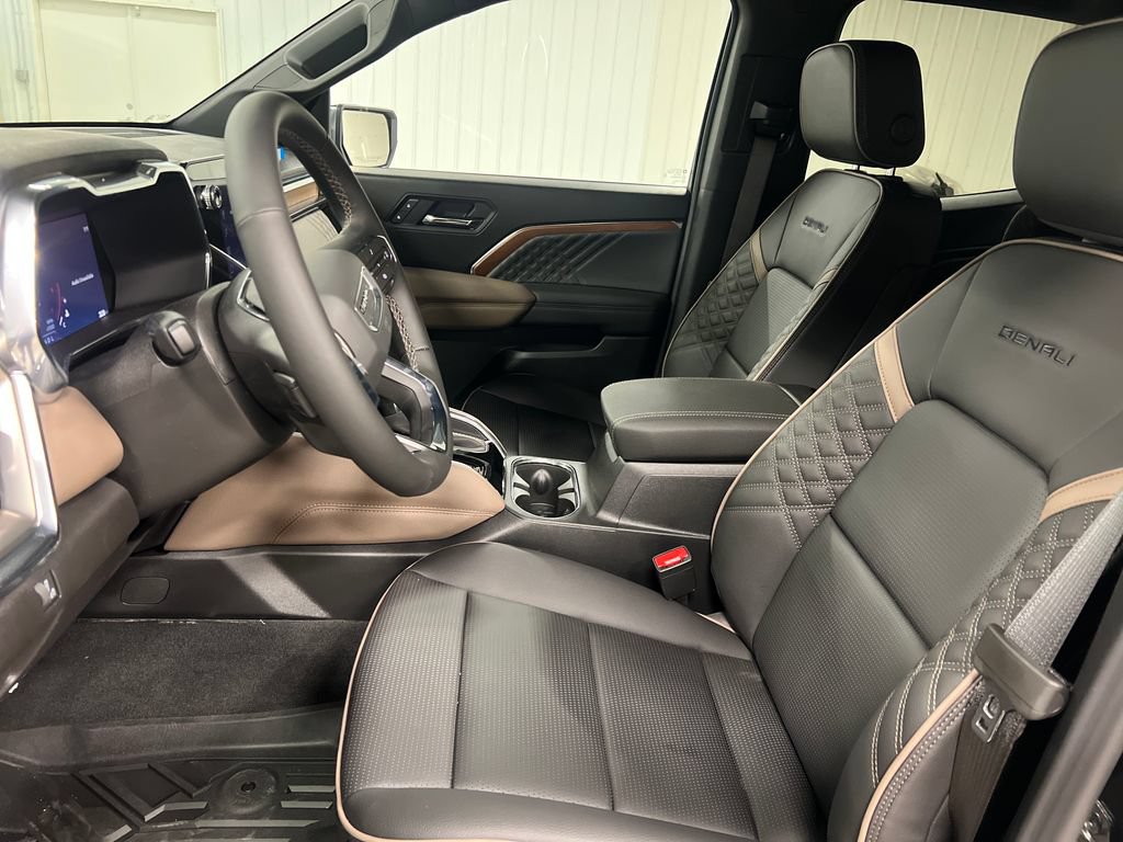 New 2026 GMC Canyon Denali AWD/4WD image 13