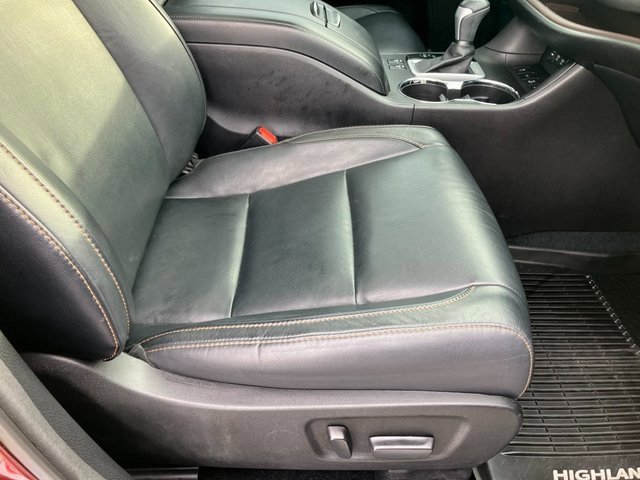 Used 2017 Toyota Highlander XLE image 16