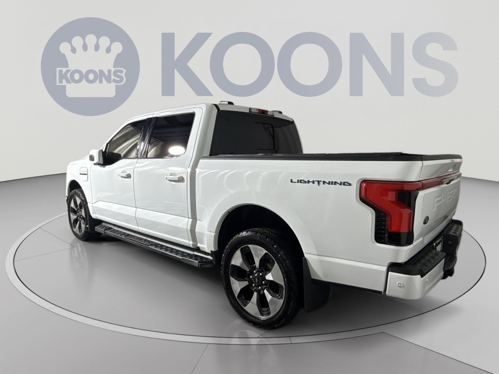 Used 2023 Ford F150 Lightning Platinum AWD/4WD image 4