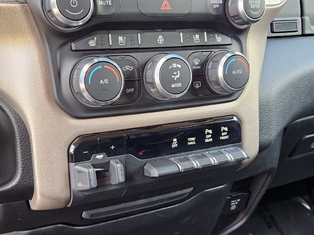 Used 2020 RAM 1500 Laramie AWD/4WD image 22