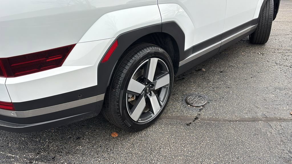 Used 2025 Hyundai Santa Fe Limited image 8