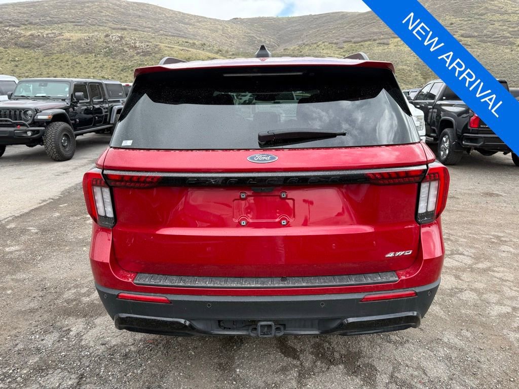 Used 2025 Ford Explorer ST-Line w/ ST-Line Street Pack AWD/4WD image 5