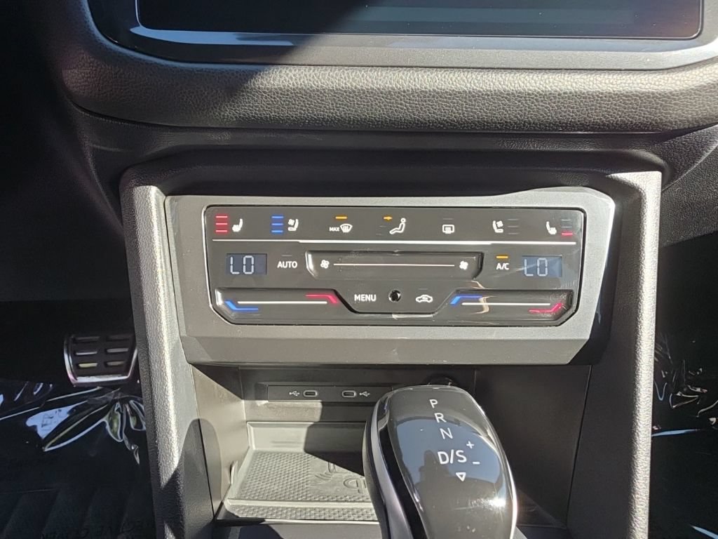 Used 2023 Volkswagen Tiguan SEL R-Line AWD/4WD image 19