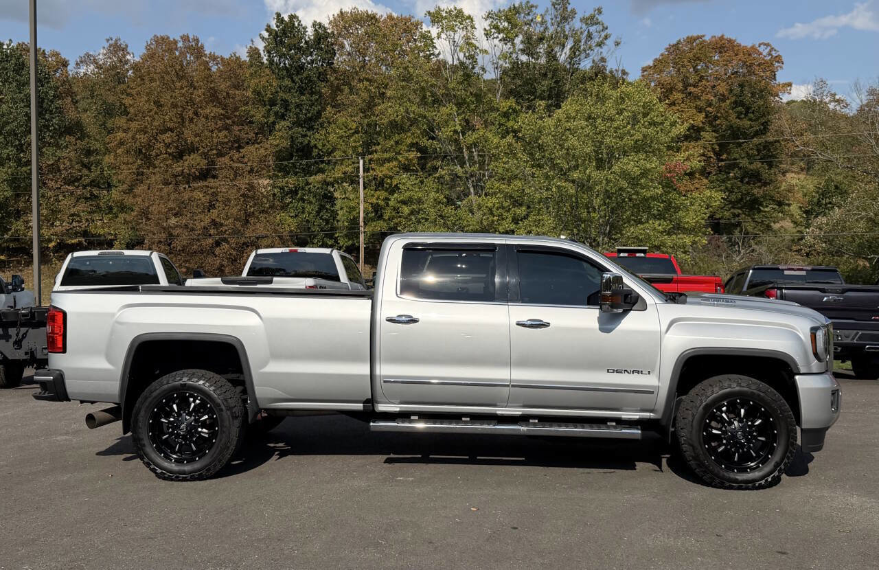 Used 2019 GMC Sierra 3500 Denali w/ Duramax Plus Package image 4