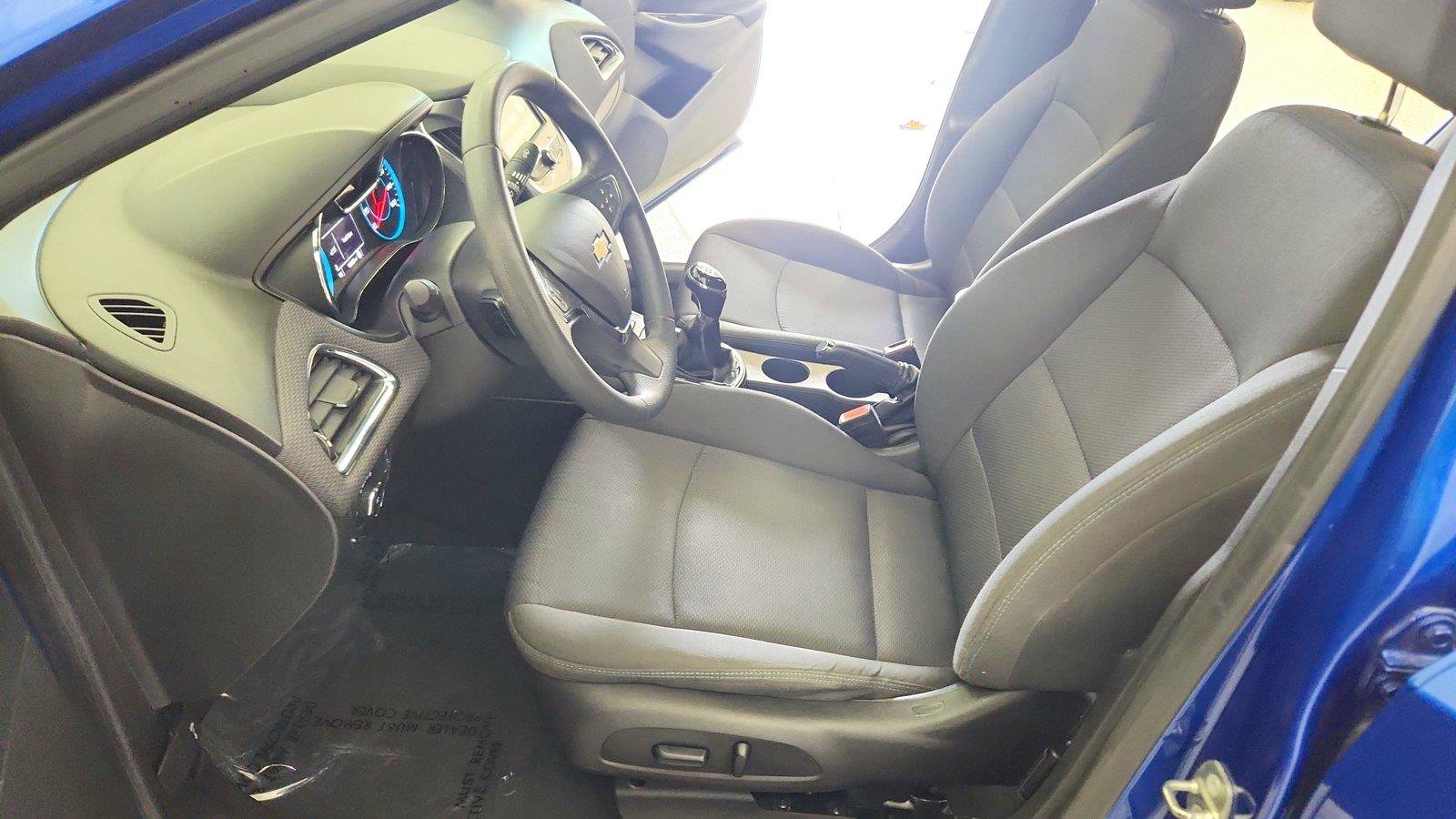 Used 2018 Chevrolet Cruze LT w/ Convenience Package FWD image 15