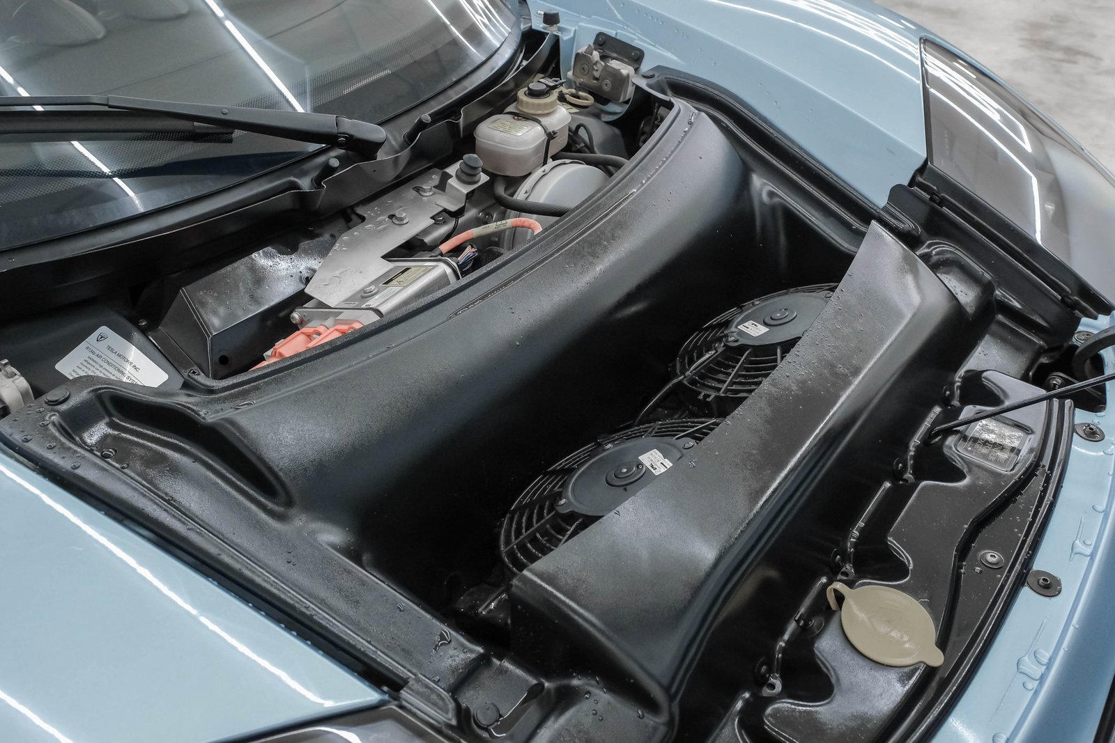 Used 2010 Tesla Roadster image 43