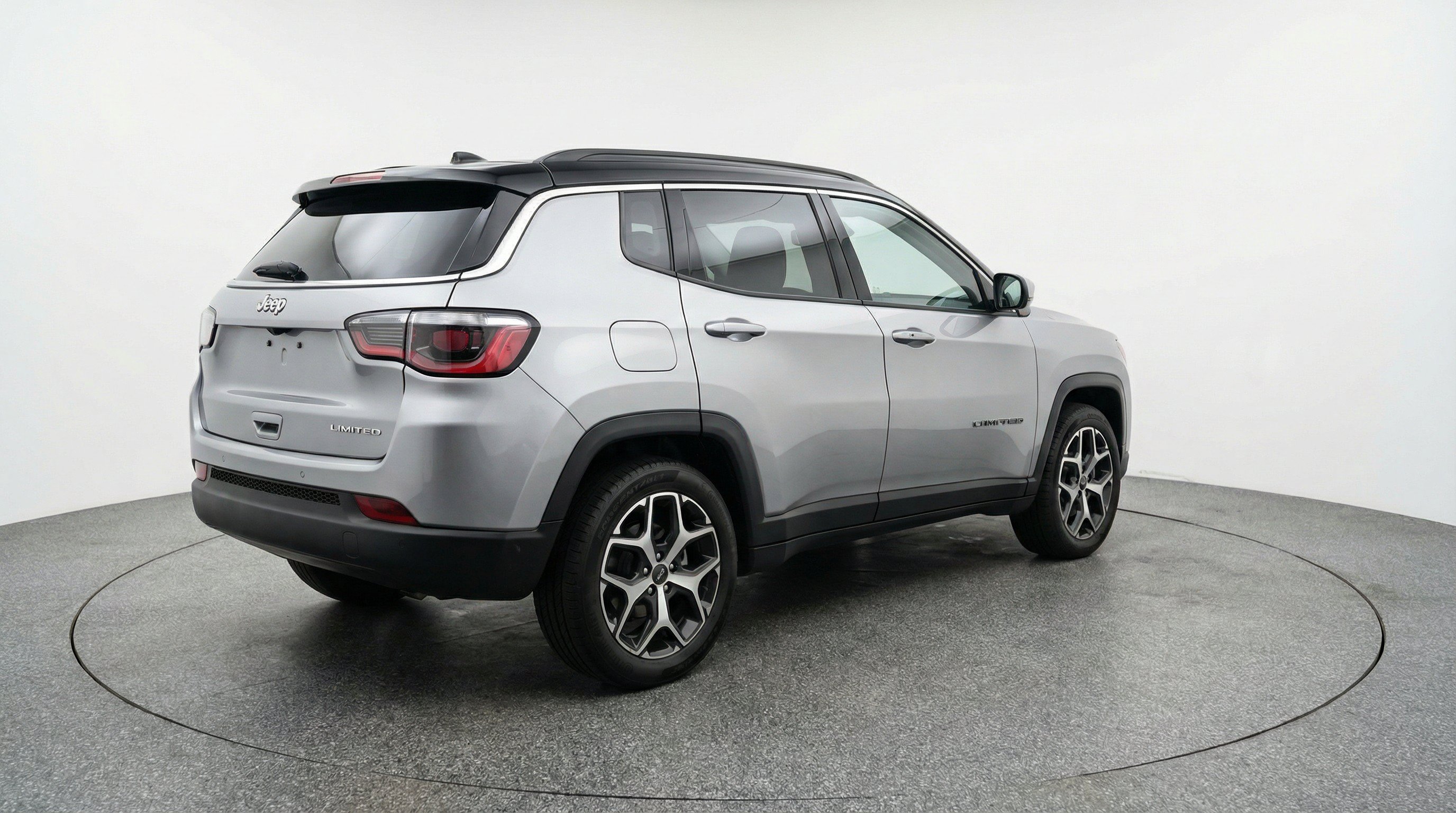 Used 2025 Jeep Compass Limited AWD/4WD image 9