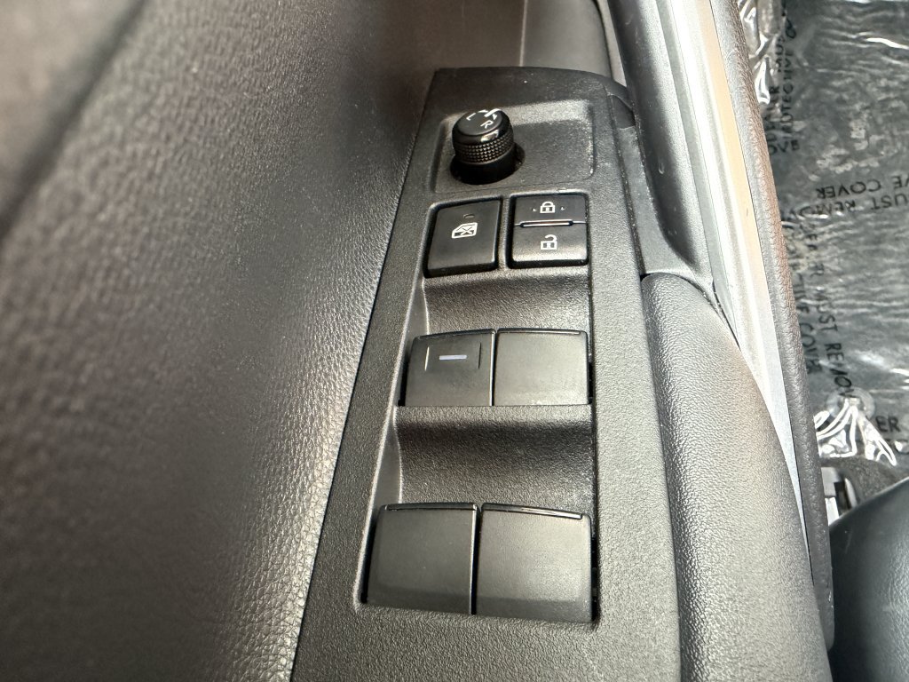 Used 2023 Toyota Corolla Cross LE AWD/4WD image 27