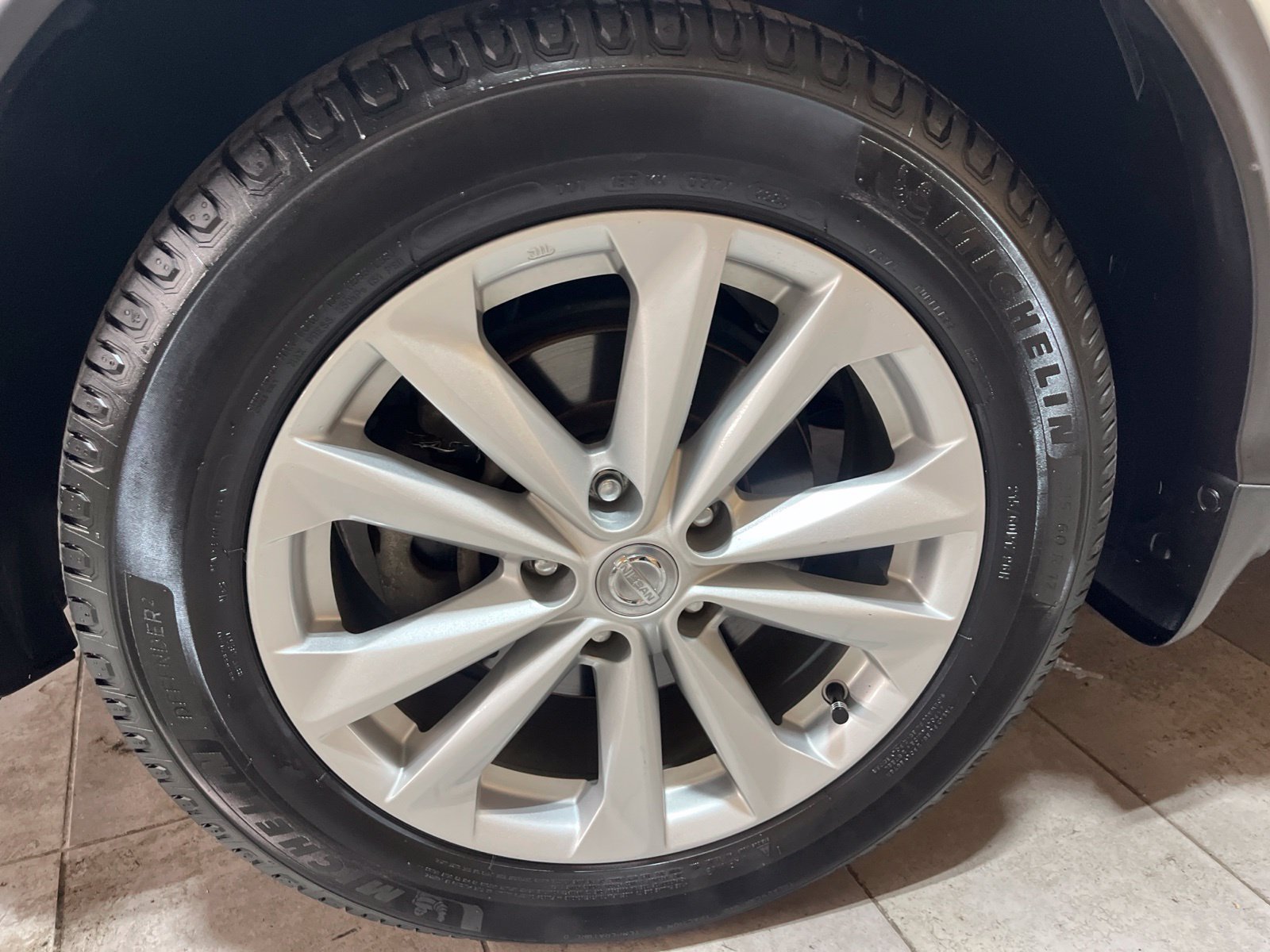 Used 2018 Nissan Rogue Sport S w/ S Appearance Package AWD/4WD image 9