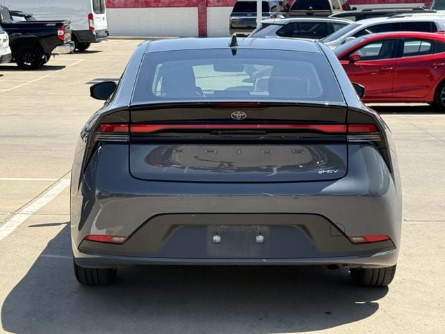 Used 2025 Toyota Prius LE FWD image 5