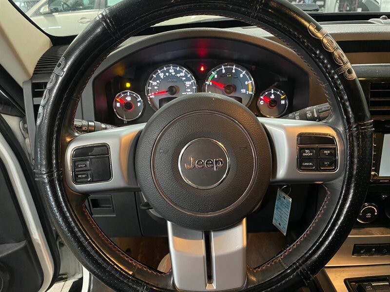 Used 2012 Jeep Liberty Arctic AWD/4WD image 8