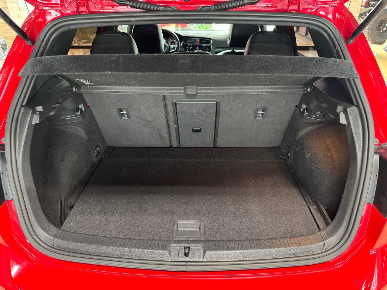 Used 2018 Volkswagen GTI Autobahn FWD image 34