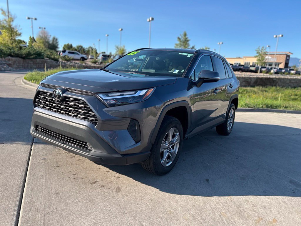 Used 2025 Toyota RAV4 XLE AWD/4WD image 3