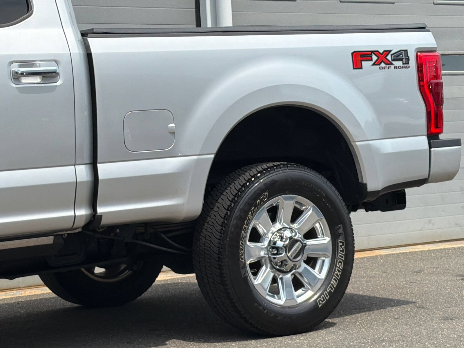 Used 2019 Ford F350 Platinum w/ Platinum Ultimate Package AWD/4WD image 6