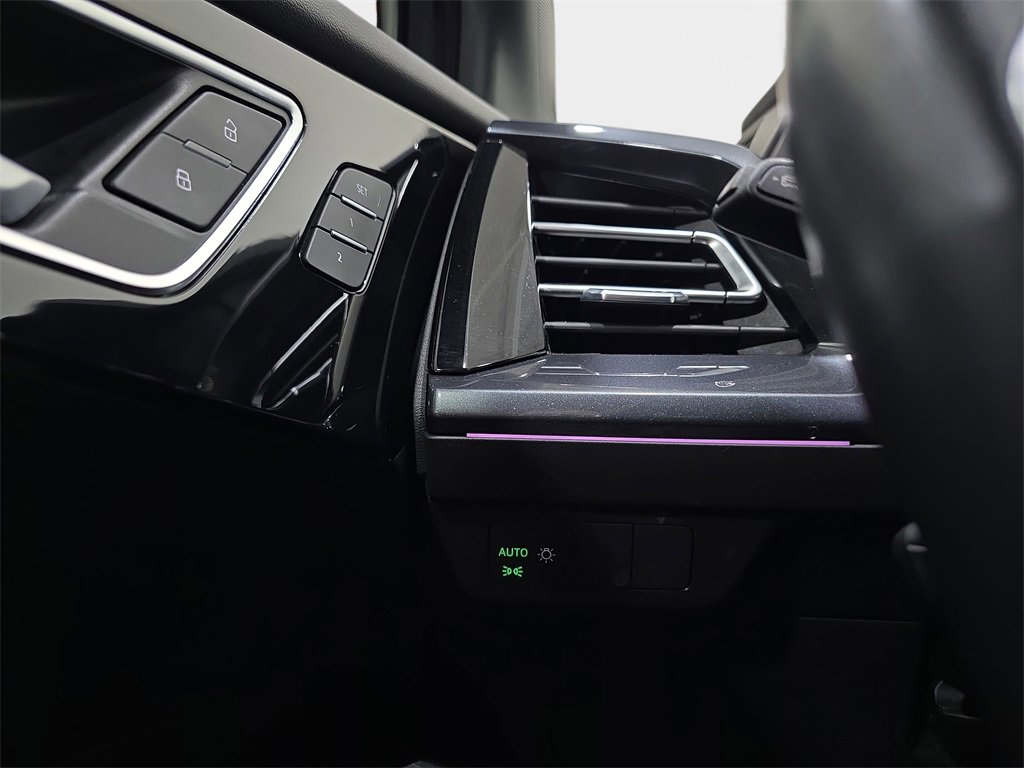 Used 2024 Audi Q4 e-tron Premium Plus image 26