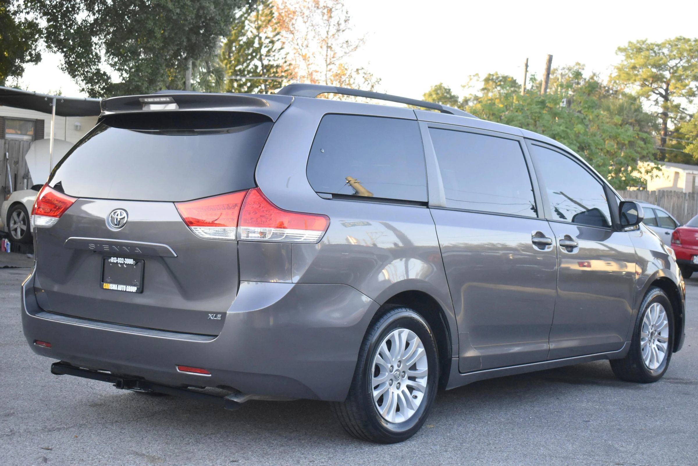 Used 2014 Toyota Sienna XLE image 9
