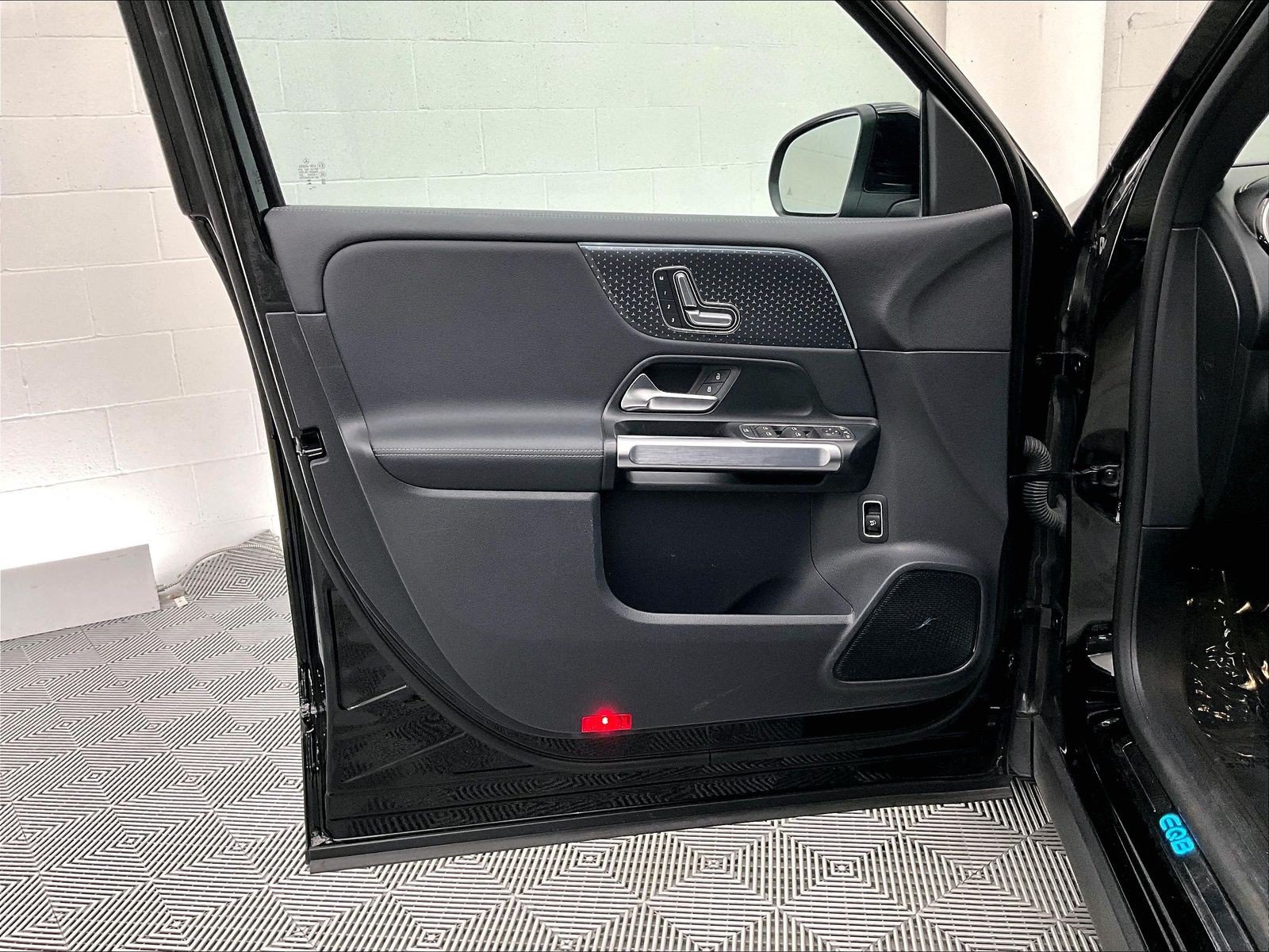 Certified 2024 Mercedes-Benz EQB 250+ image 24
