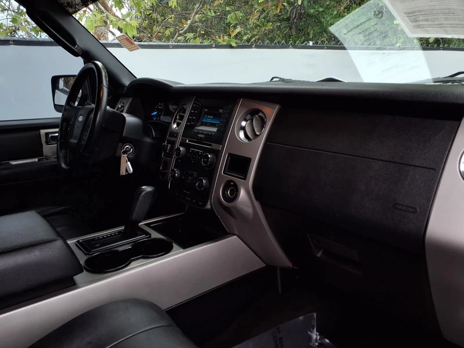 Used 2017 Ford Expedition XLT RWD image 24