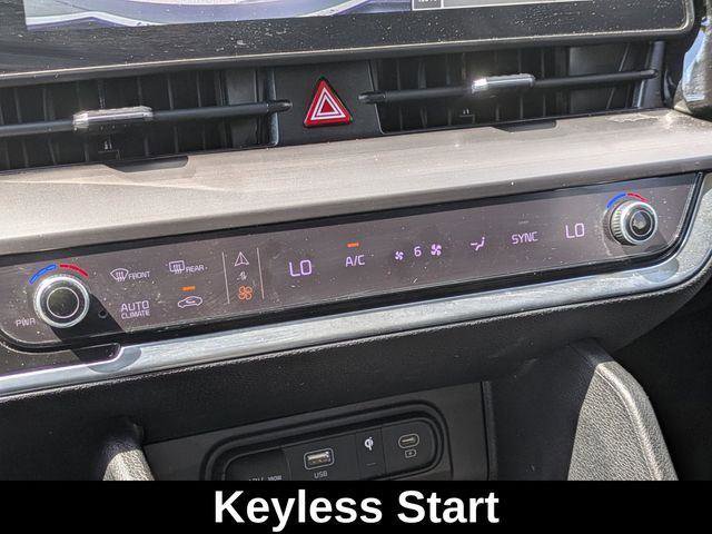 Used 2023 Kia Sportage EX image 16