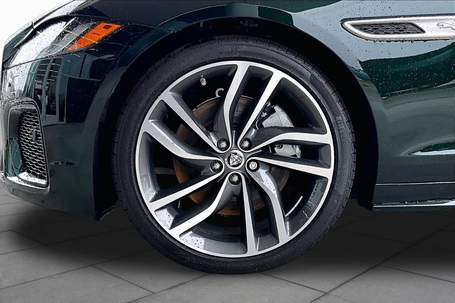Used 2024 Jaguar XF R-Dynamic SE AWD/4WD image 11