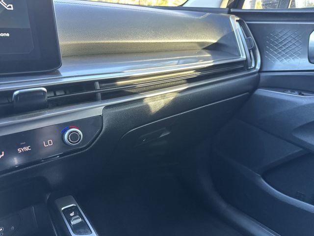 Used 2024 Kia Sorento S image 26