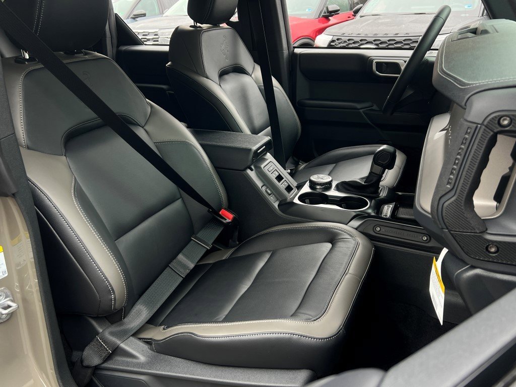 New 2025 Ford Bronco Outer Banks image 8