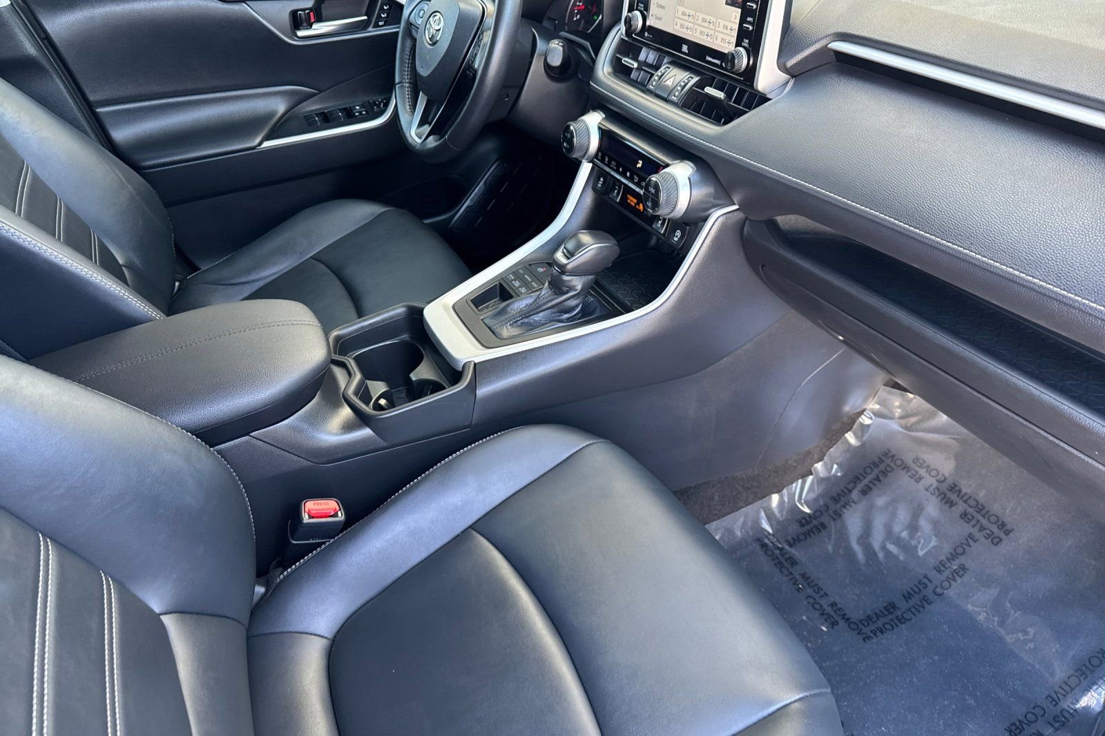 Used 2021 Toyota RAV4 XLE Premium image 16