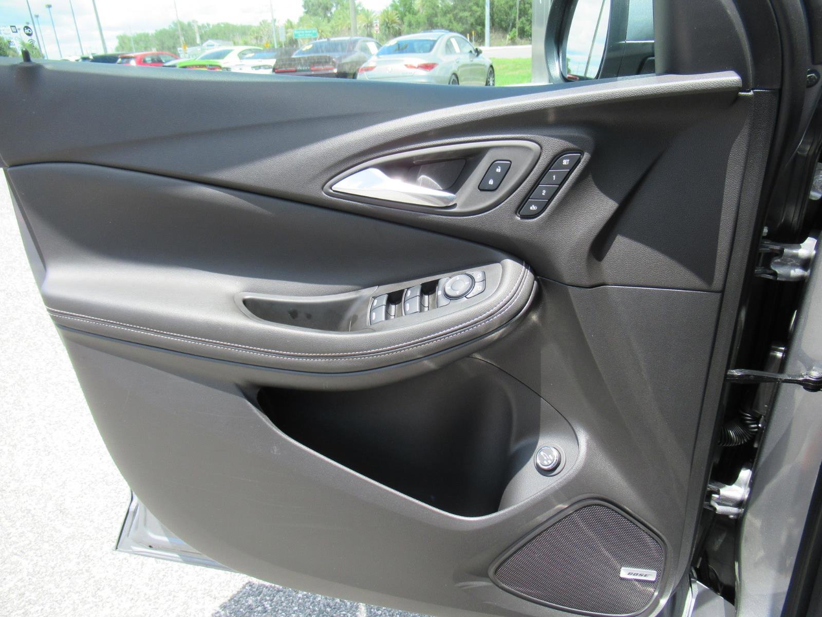Used 2025 Buick Encore GX Avenir w/ Avenir Technology Package AWD/4WD image 19