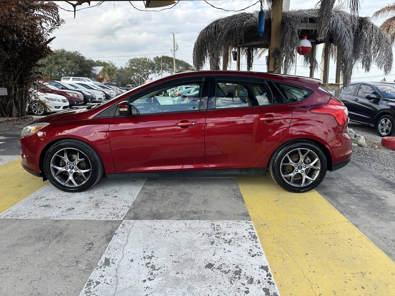 Used 2014 Ford Focus SE w/ Equipment Group 201A FWD image 8