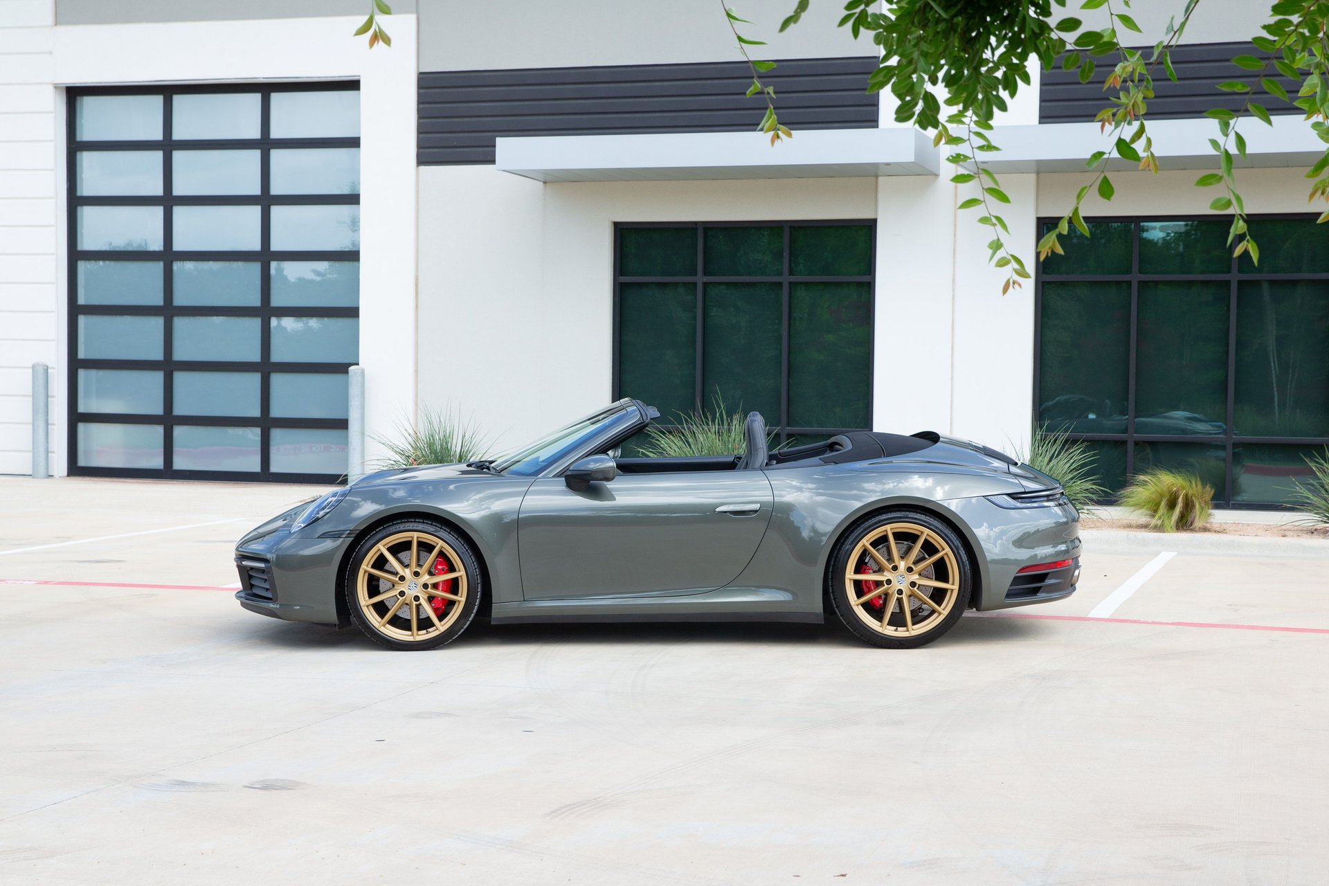 Used 2021 Porsche 911 Carrera S w/ Premium Package RWD image 5