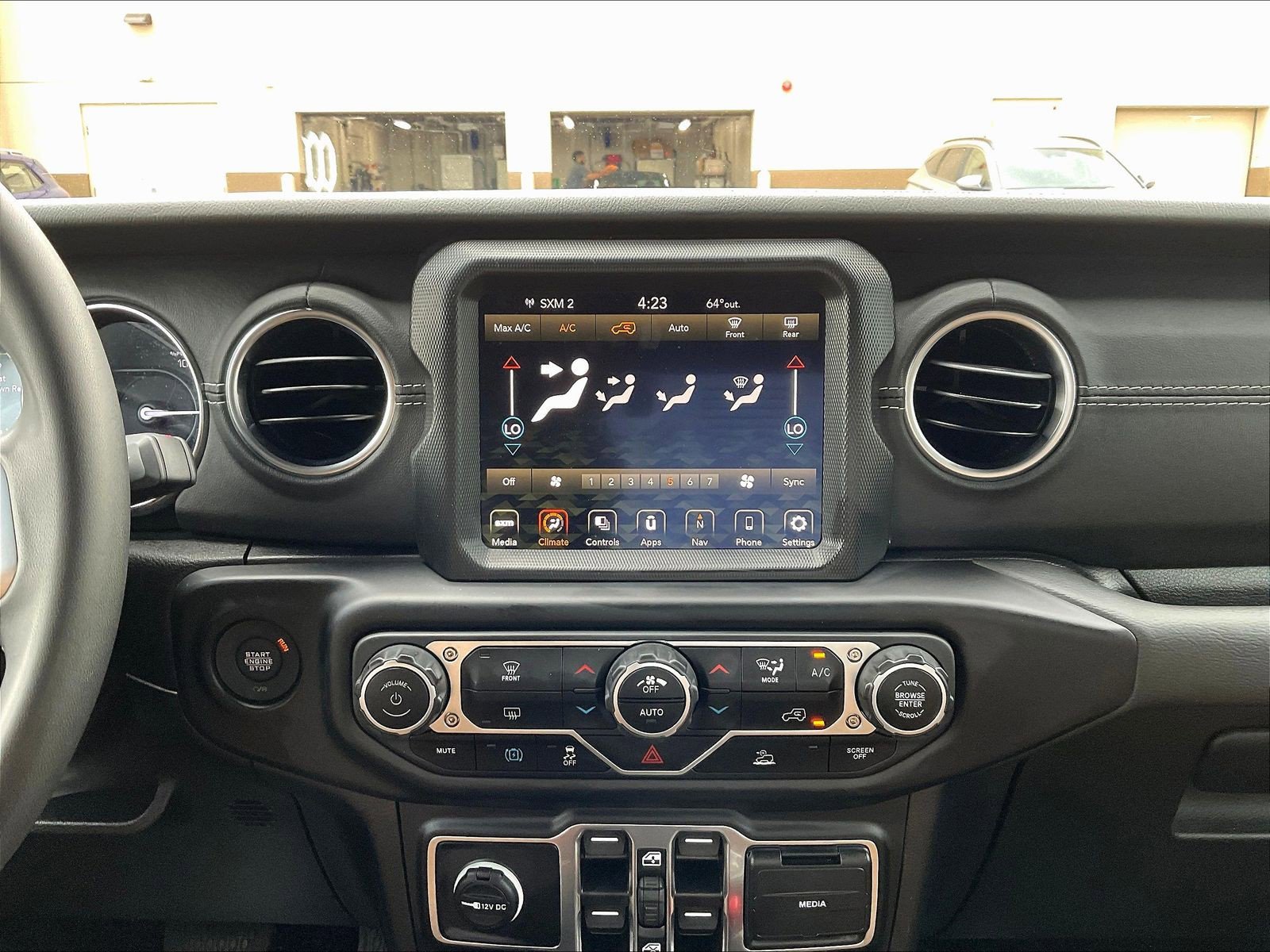 Used 2023 Jeep Wrangler Unlimited Sahara AWD/4WD image 15