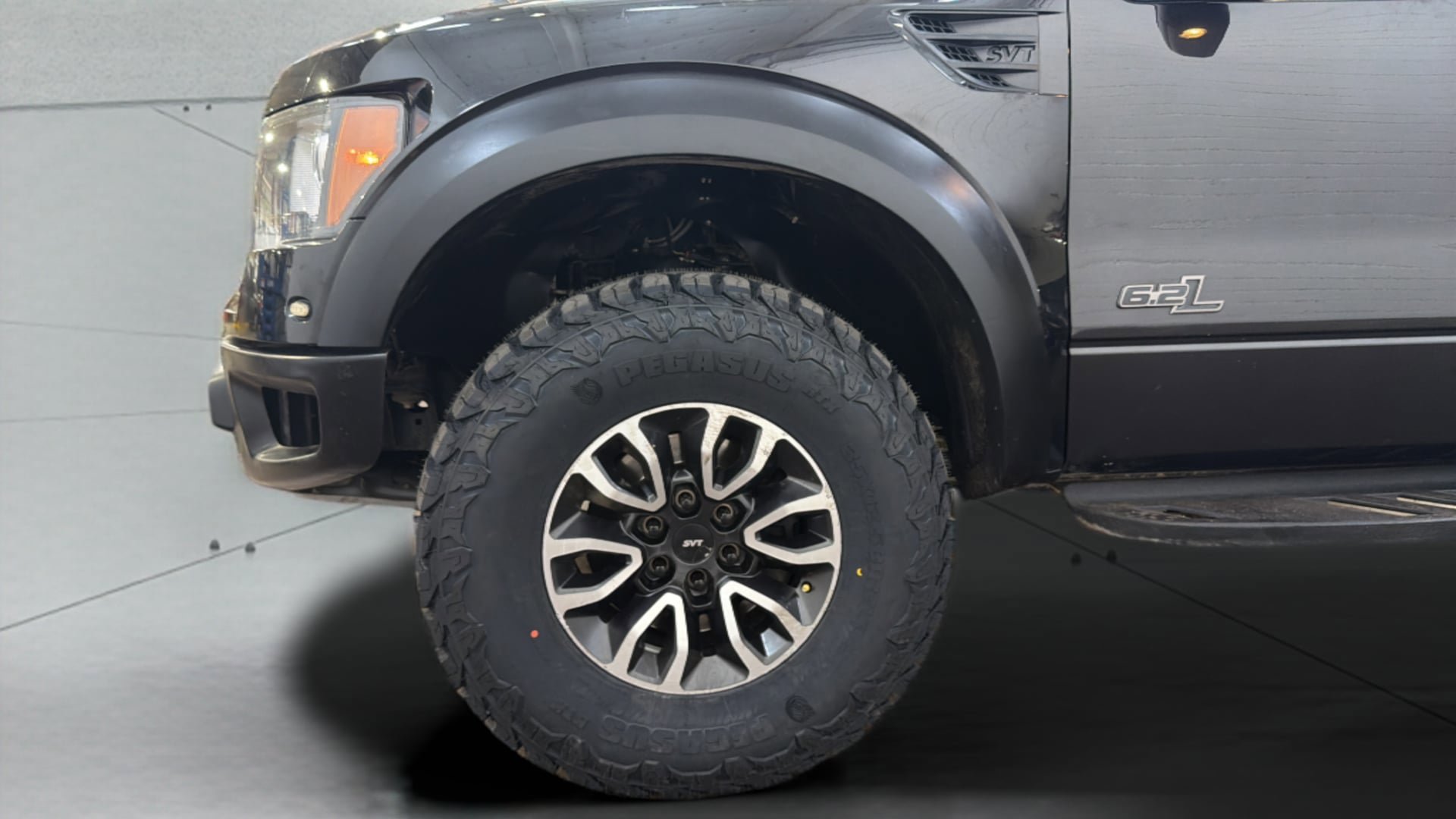 Used 2012 Ford F150 Raptor w/ Raptor Luxury Pkg image 37