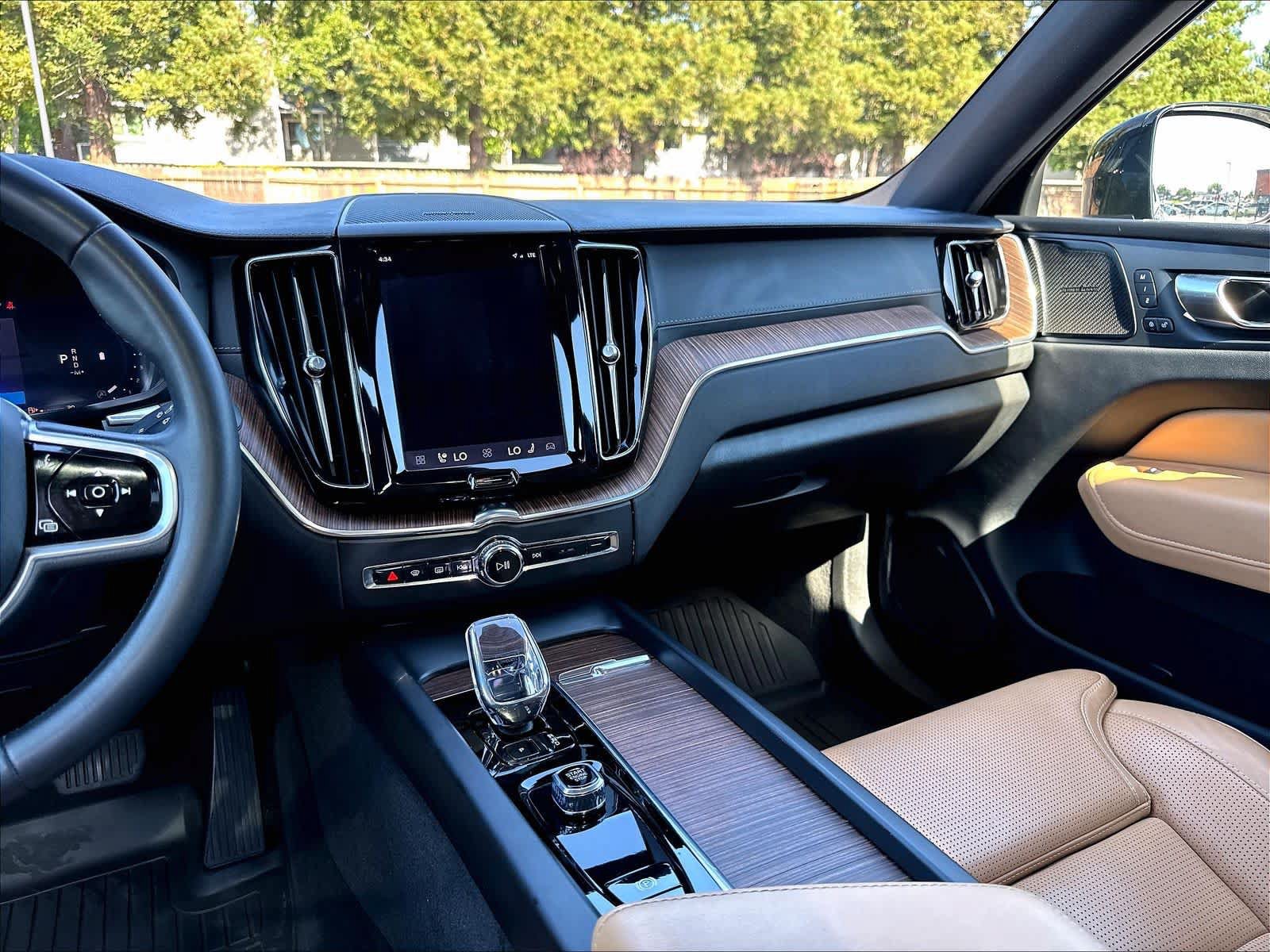 Used 2023 Volvo XC60 B6 Ultimate w/ Protection Package Premier AWD/4WD image 9