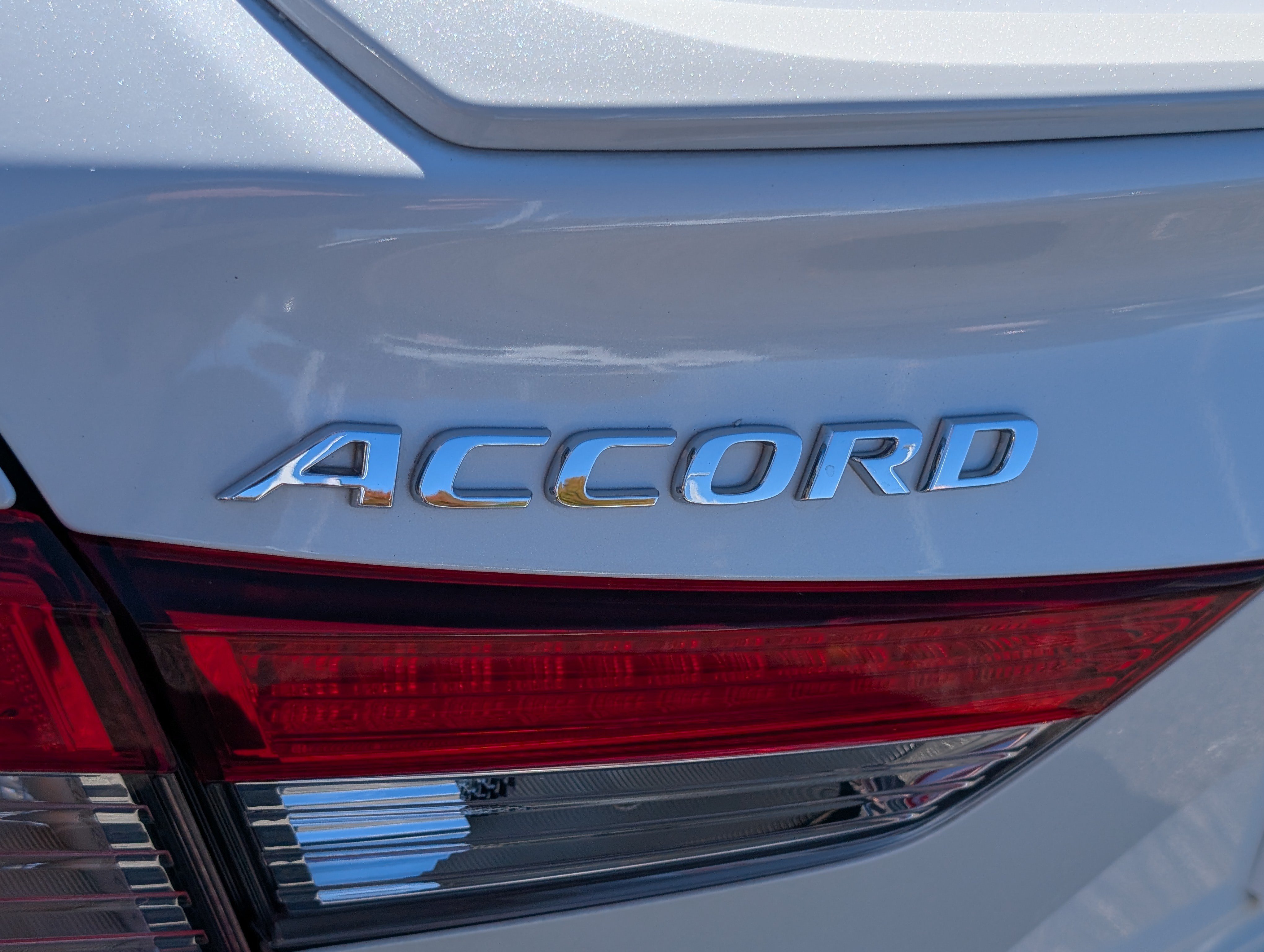Used 2018 Honda Accord Sport image 9