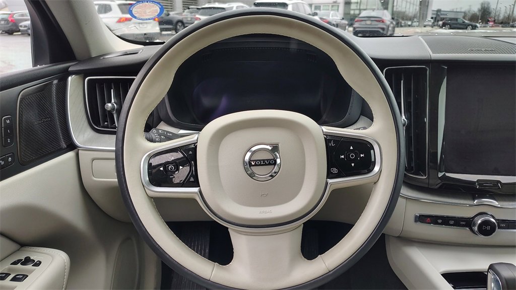 Certified 2023 Volvo XC60 B5 Plus w/ Climate Package image 13